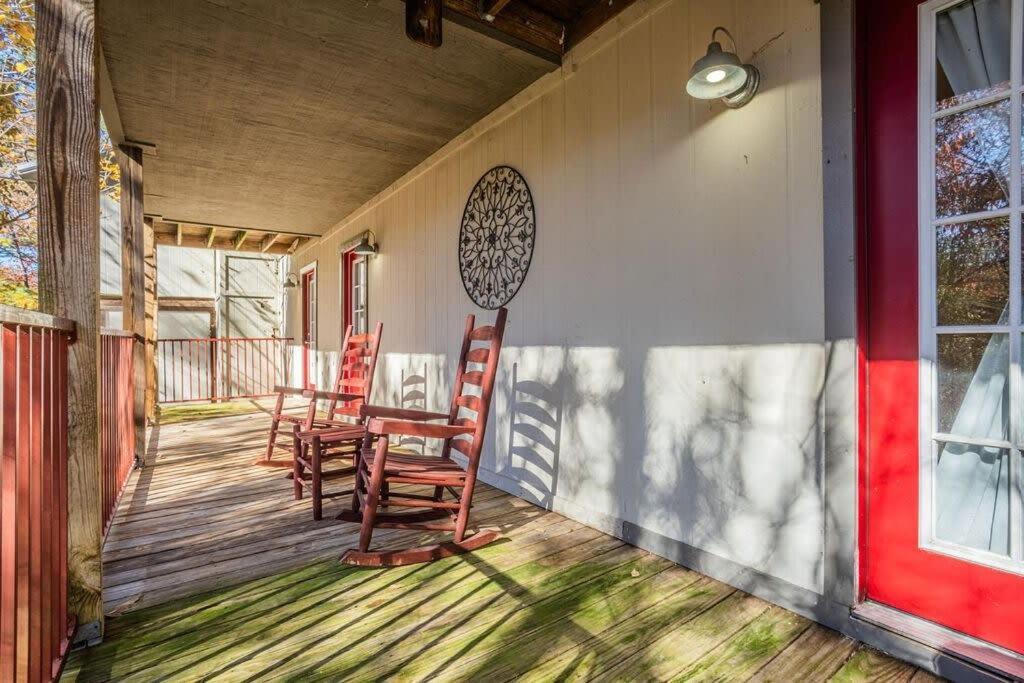 Sasquatch Lodge E Sleeps 13 แกตลิงเบิร์ก ภายนอก รูปภาพ