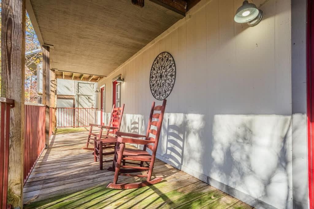 Sasquatch Lodge E Sleeps 13 แกตลิงเบิร์ก ภายนอก รูปภาพ
