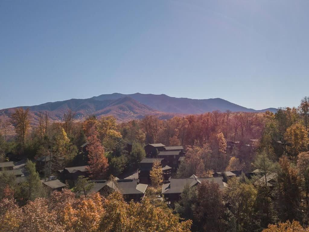 Sasquatch Lodge E Sleeps 13 แกตลิงเบิร์ก ภายนอก รูปภาพ