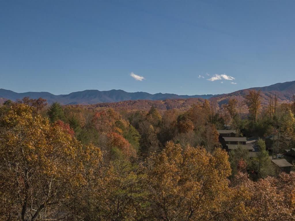 Sasquatch Lodge E Sleeps 13 แกตลิงเบิร์ก ภายนอก รูปภาพ